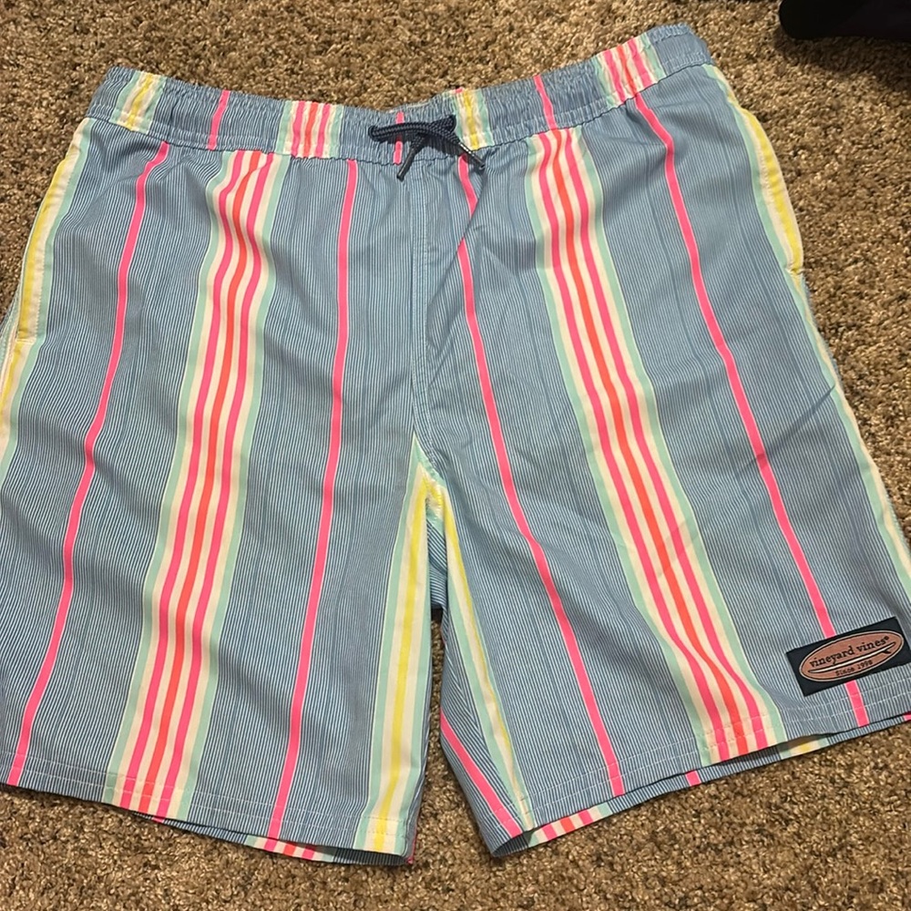 Vineyard vines Junior boys swim trunks great condition, size large